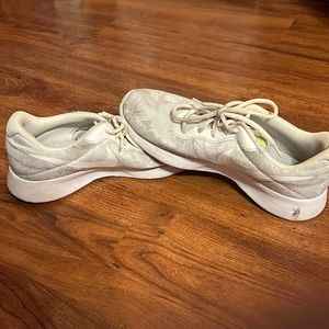 Women’s running shoes